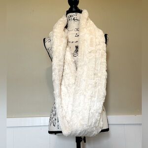 LOFT outlet cream colored cozy infinity scarf- super warm and soft NWOT